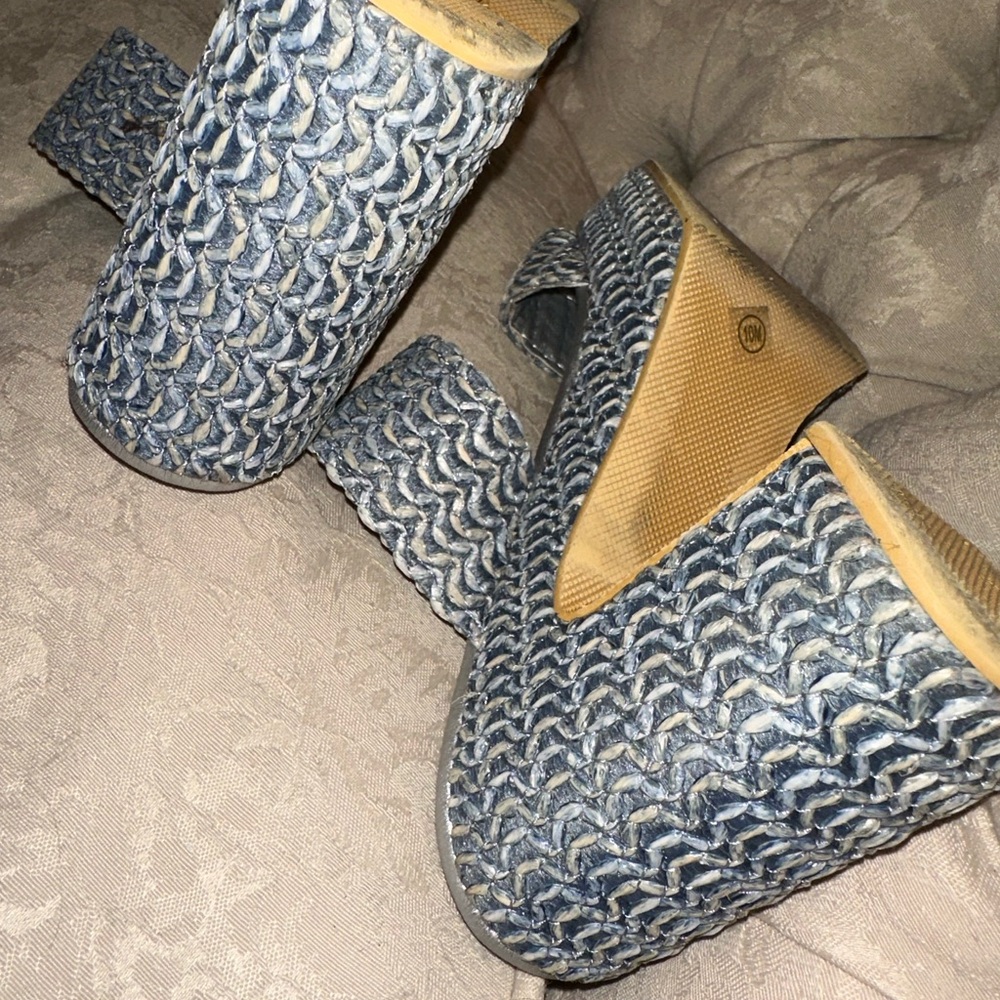 Cute Blue Platform - image 4